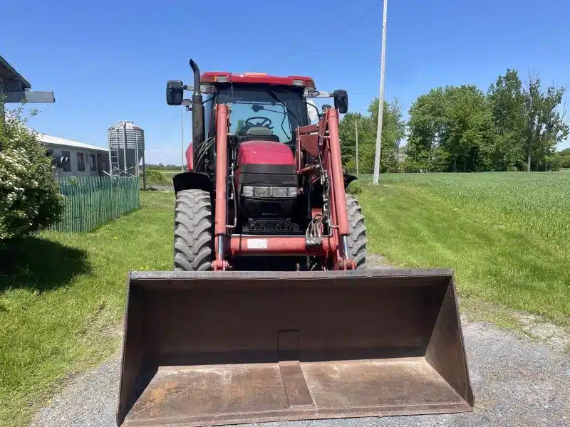 Gallery image 2 for Used 2005 Case IH MXU110 Tractor