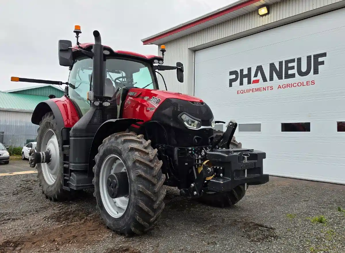 Gallery image 1 for 2024 Case IH OPTUM 300 Tractor