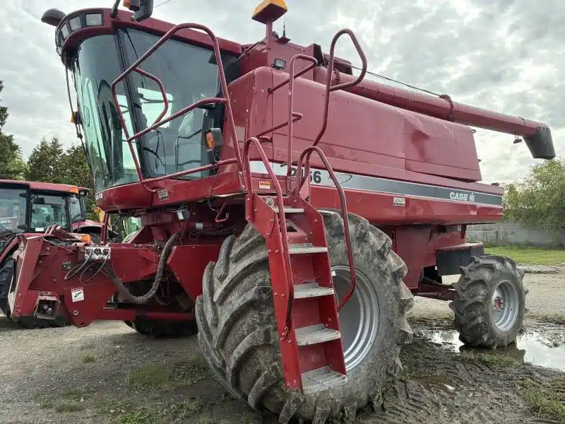 Gallery image 2 for Used 1994 Case IH 2166 Combine