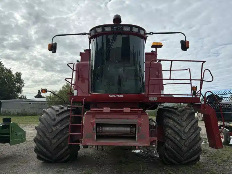 Used 1994 Case IH 2166 Combine