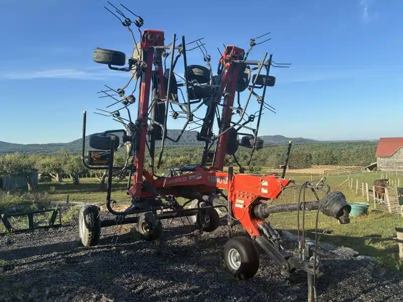 Used 2020 Kubota TE8590CD Tedder