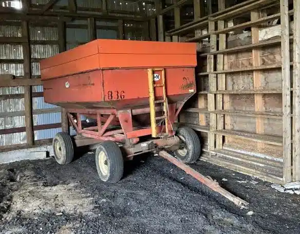 Gallery image 1 for 1992 J&M 836 Grain Cart