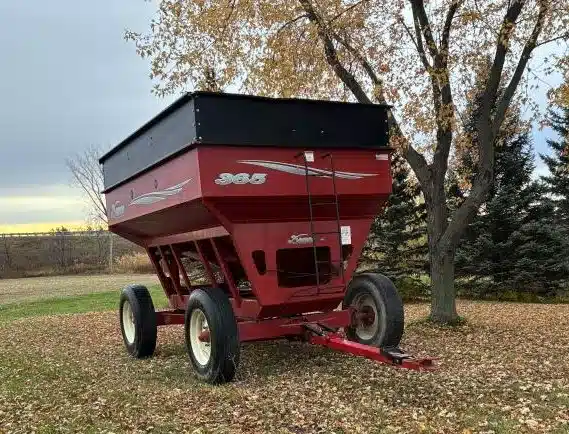 Used 2002 Demco 365 Grain Cart