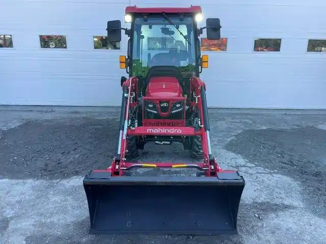 Photo de la Galerie 2 pour 2024 Mahindra 1123 HST Tracteur