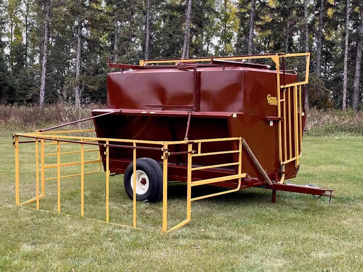 New Cypress Industries 330 CREEP FEEDER Creep Feeder