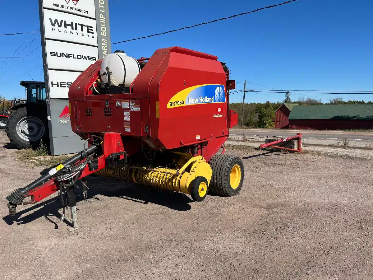 Used New Holland BR7060 Round Baler