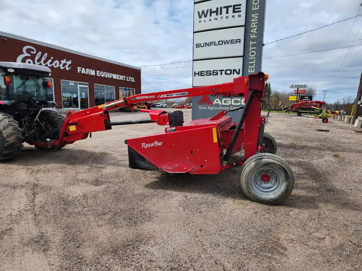Photo de la Galerie 2 pour 2017 Massey Ferguson 1363 Faucheuse-conditionneuse à disques