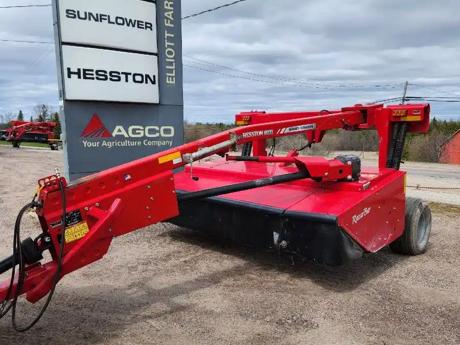 Photo de la Galerie 1 pour 2017 Massey Ferguson 1363 Faucheuse-conditionneuse à disques