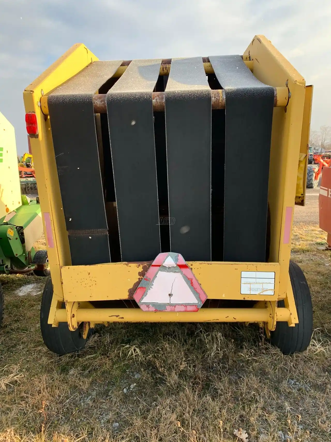 Gallery image 1 for Used Vermeer 504G Round Baler