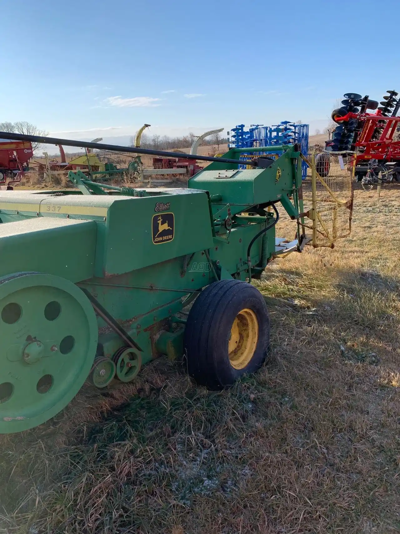 Gallery image 2 for Used 1982 JOHN DEERE 337 BALER Bale Stacker