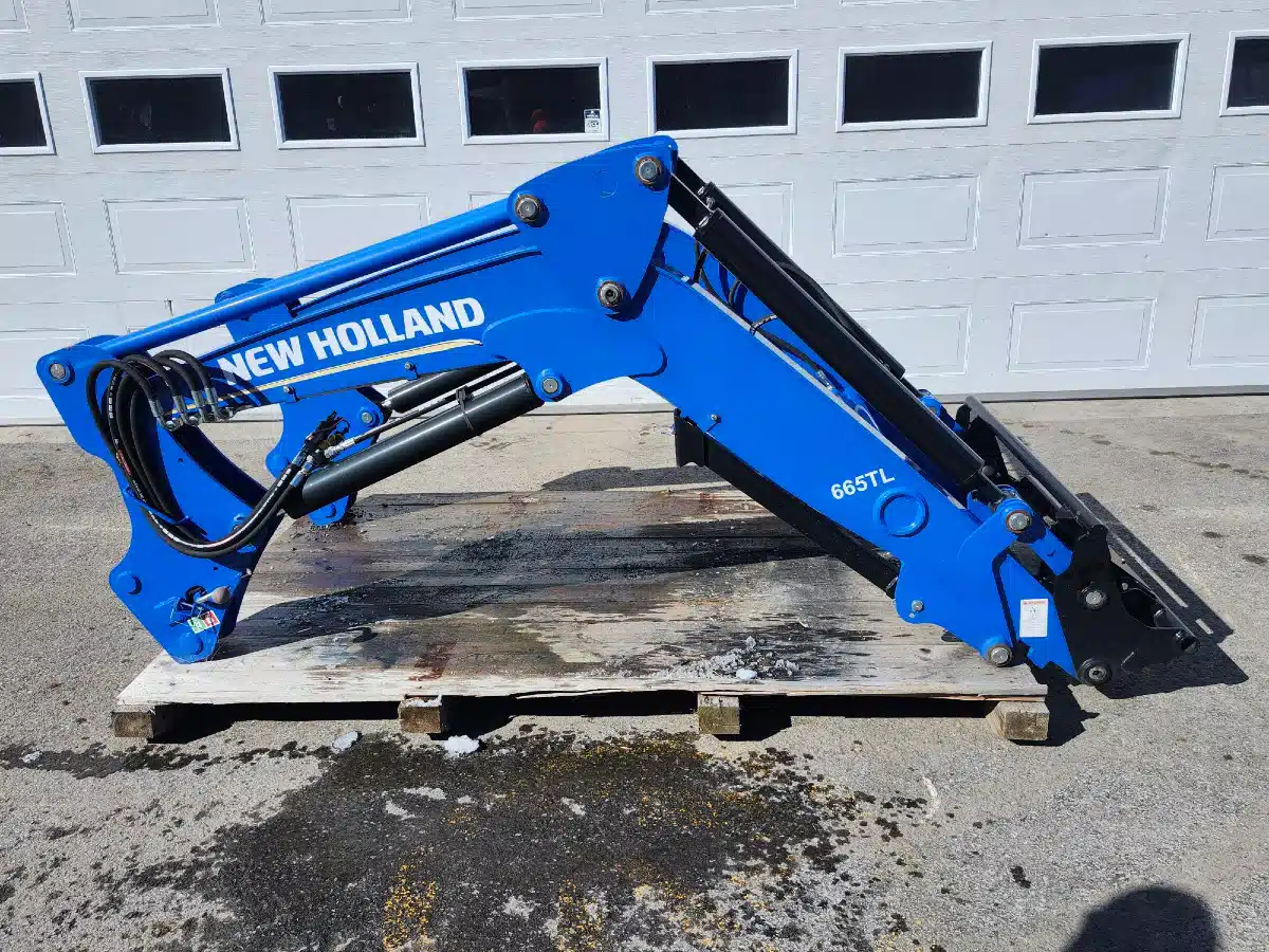 Gallery image 1 for 2020 New Holland 665TL Front End Loader