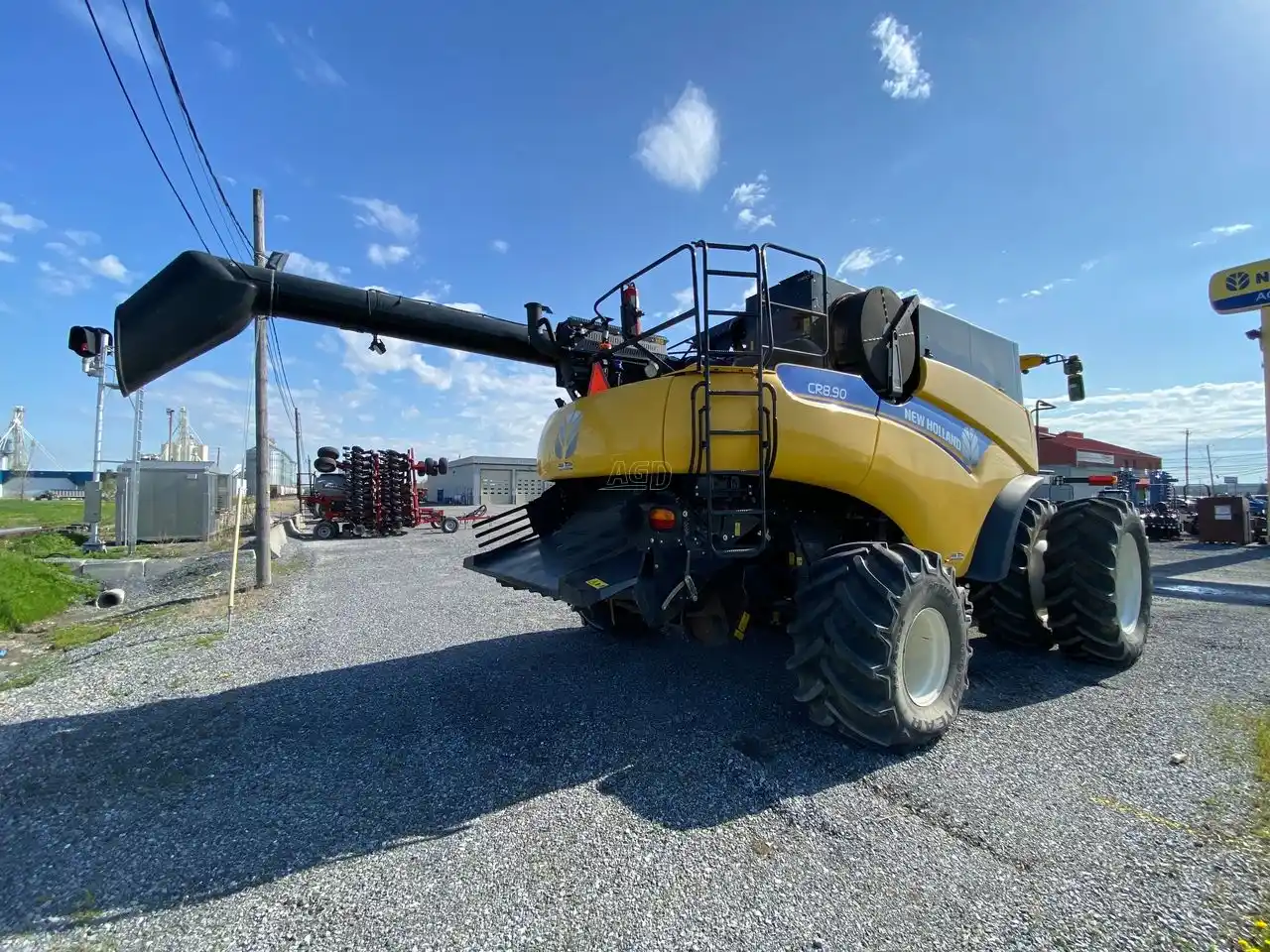 Gallery image 2 for Used 2015 New Holland CR8.90 Combine