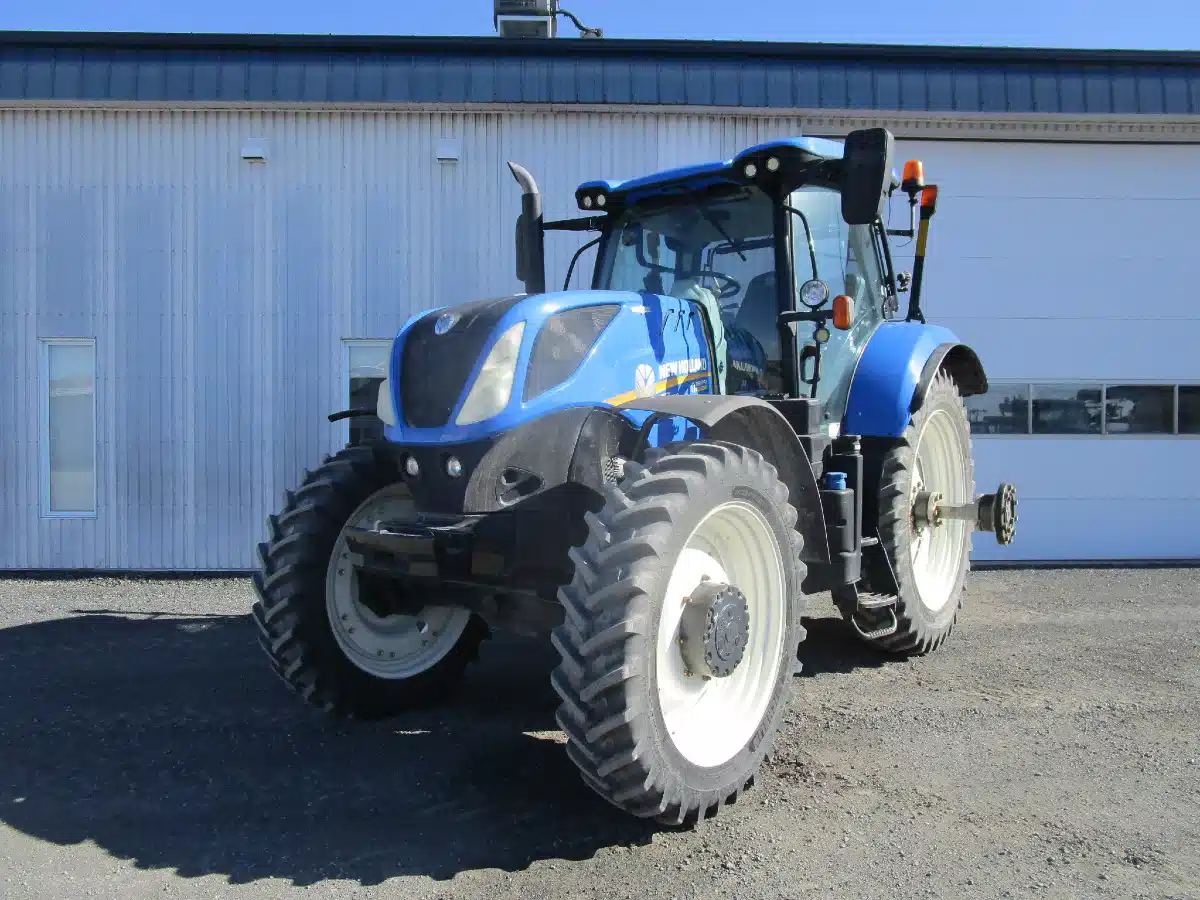 Gallery image 2 for Used 2017 New Holland T7.230 AUTO COMMAND Tractor