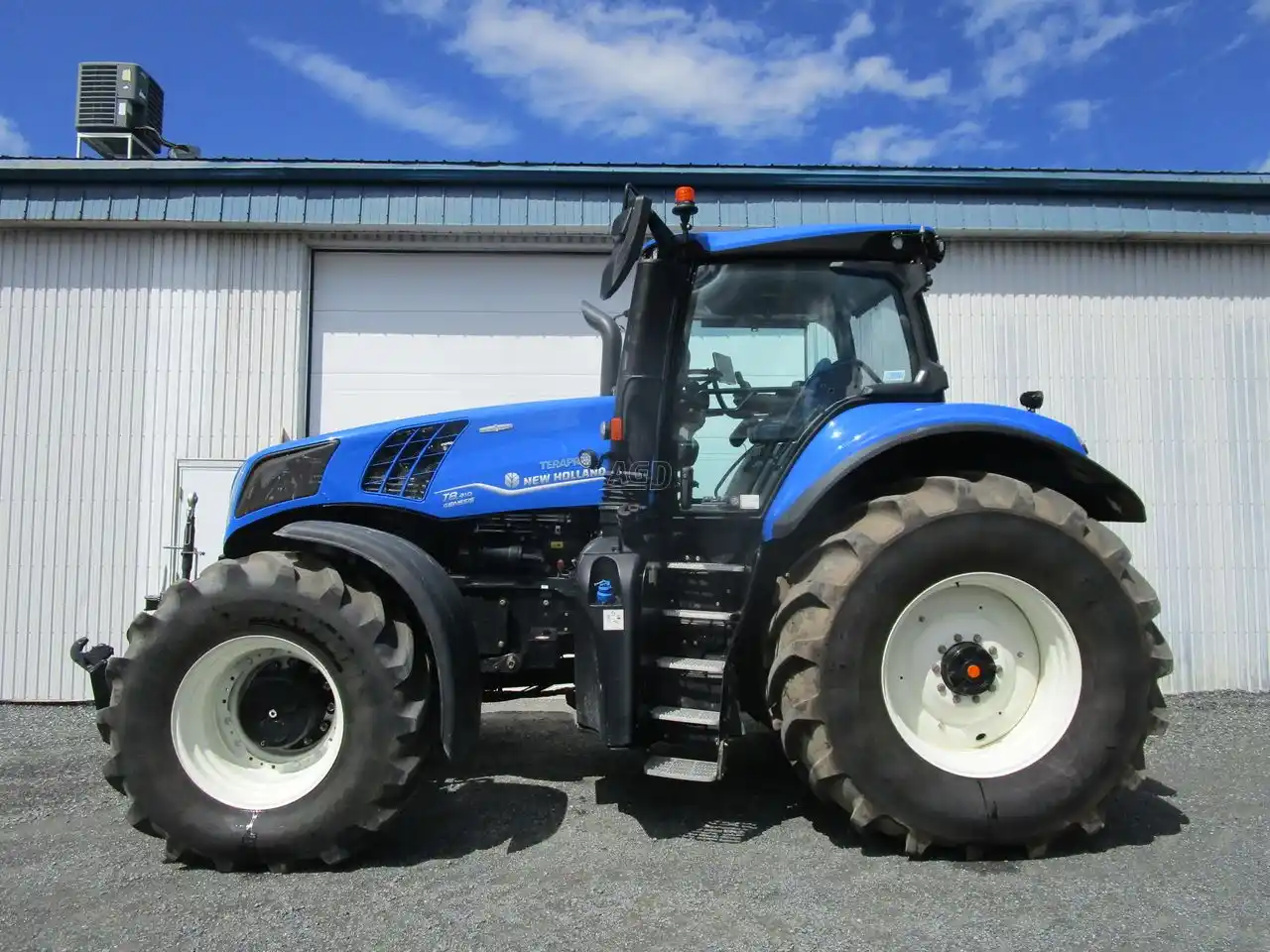Gallery image 1 for 2021 New Holland T8.410 Tractor