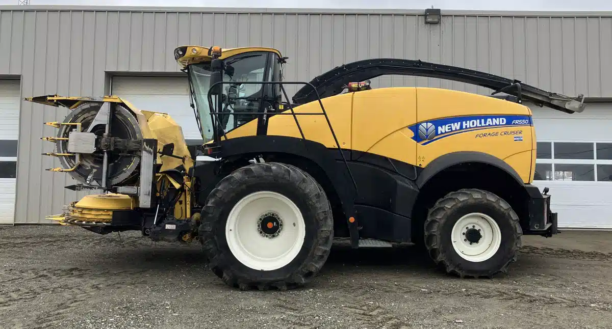 Gallery image 2 for 2017 New Holland FR550 Combine