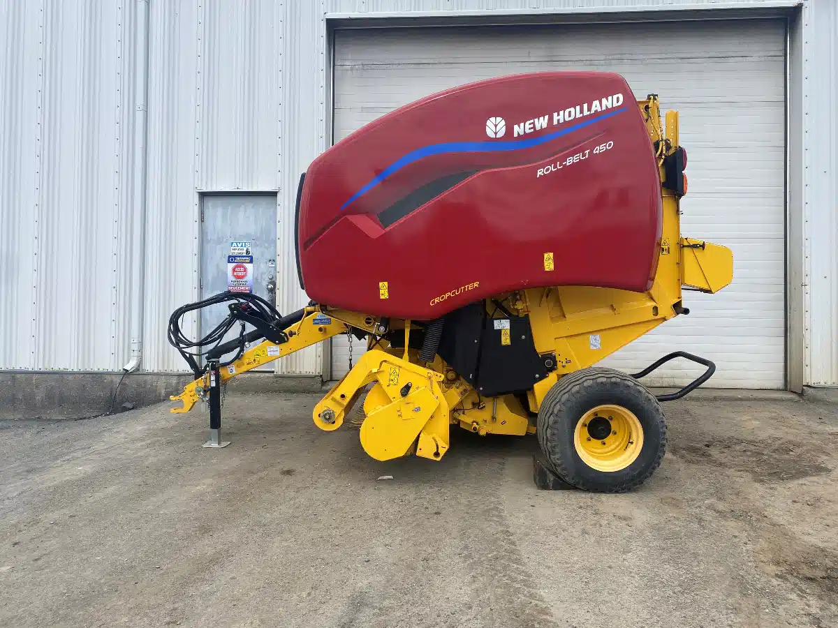 Gallery image 2 for Used 2022 New Holland ROLL-BELT 450 Round Baler