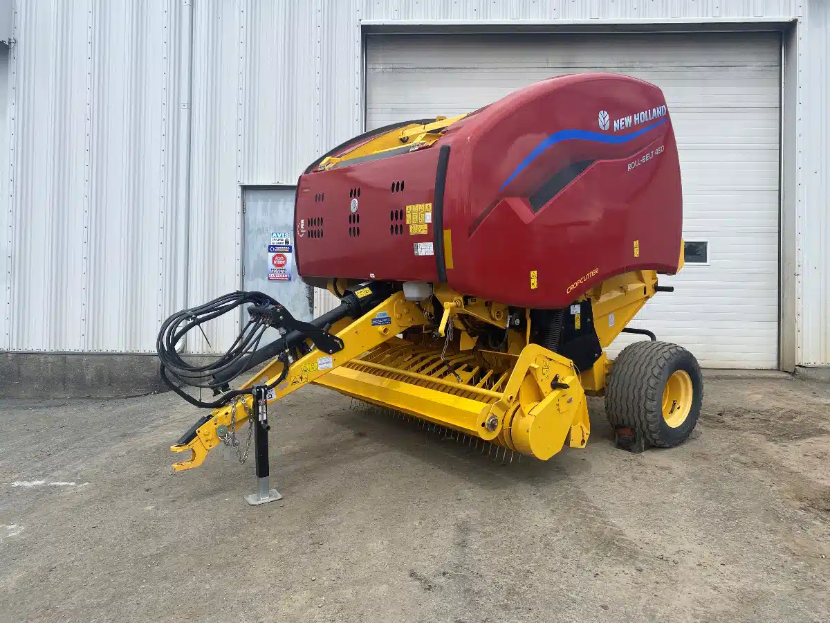 Gallery image 1 for Used 2022 New Holland ROLL-BELT 450 Round Baler