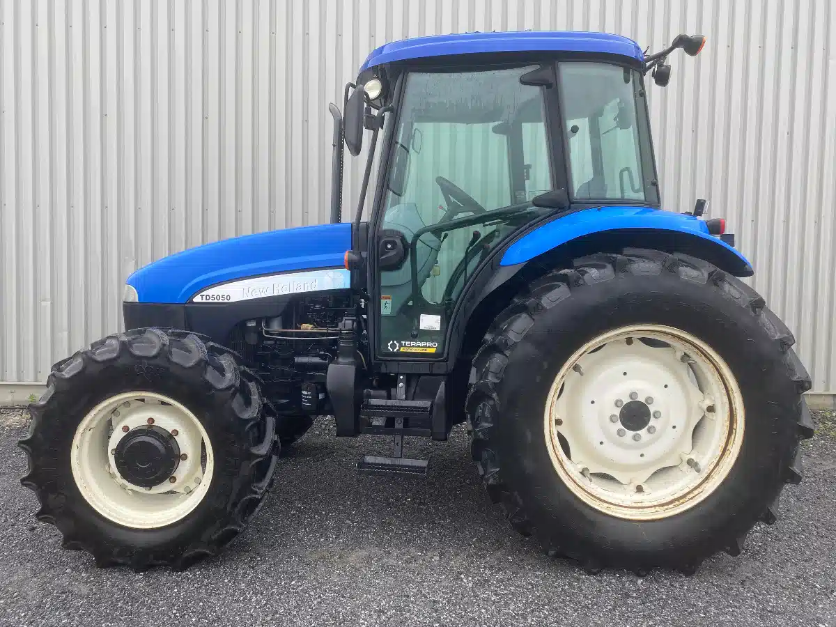 Gallery image 1 for Used 2009 New Holland TD5050 Tractor