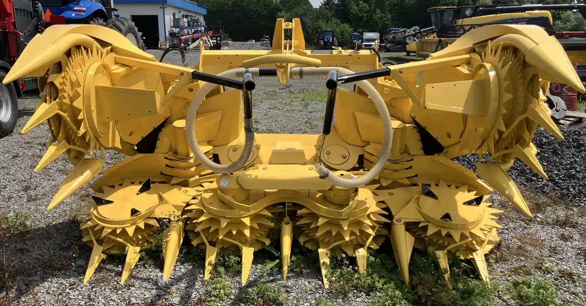 Gallery image 1 for Used 2014 New Holland 450SFI Header - Rotary
