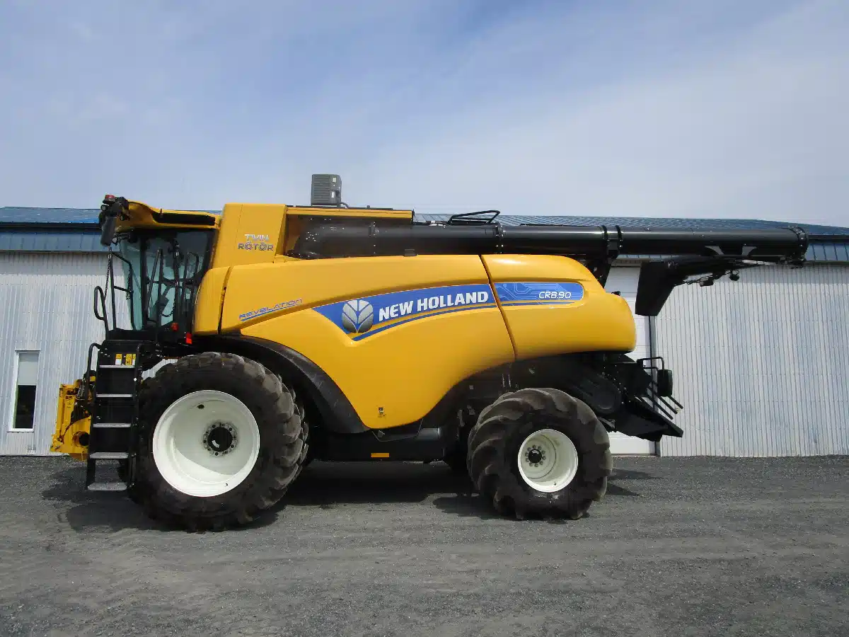 Gallery image 2 for Used 2023 New Holland CR8.90 Combine