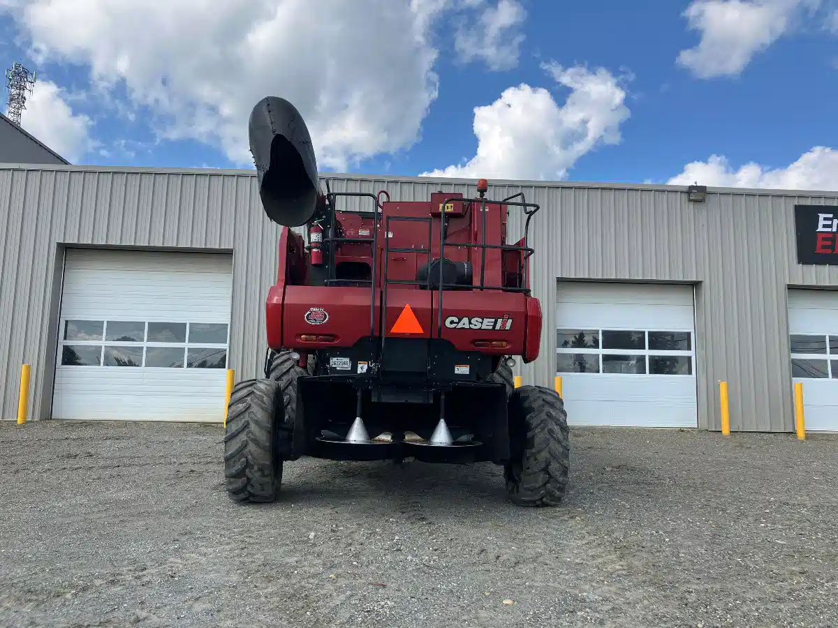 Gallery image 2 for Used 2010 Case 6088 Combine