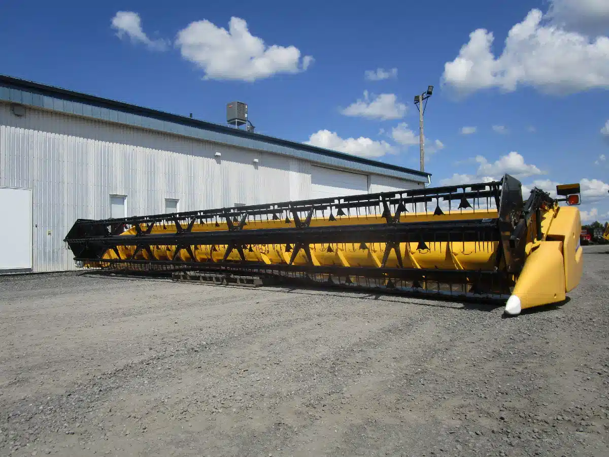 Gallery image 1 for Used 2012 New Holland 740CF Header - Flex
