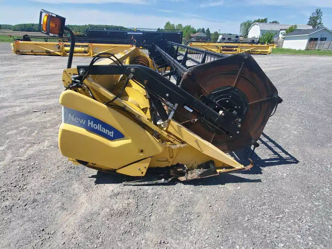 Gallery image 2 for Used 2010 New Holland 74C Header - Flex