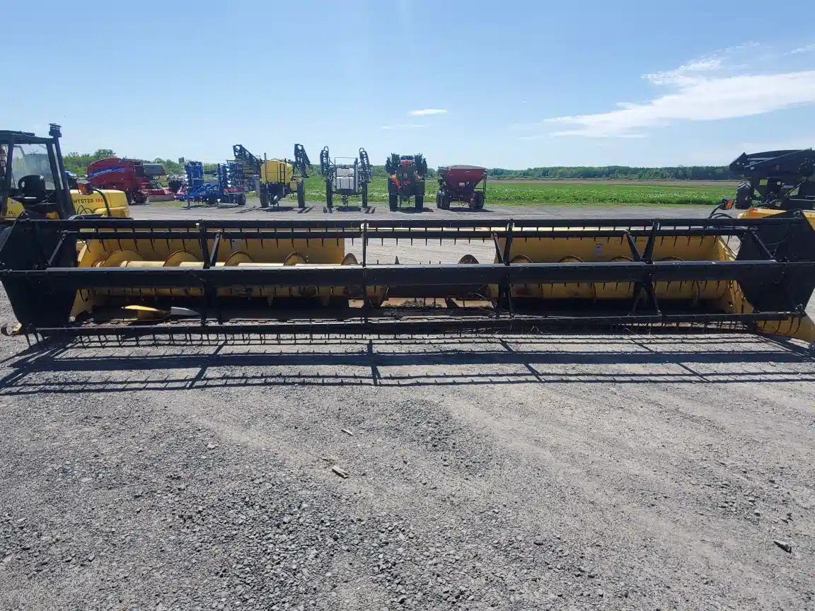 Gallery image 1 for Used 2010 New Holland 74C Header - Flex