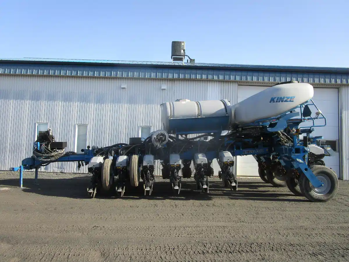 Gallery image 2 for Used 2016 Kinze 4900 Planter