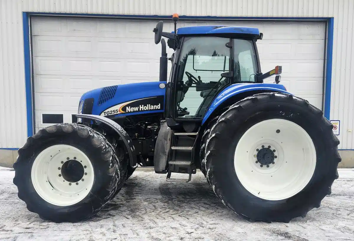 Gallery image 1 for 2005 New Holland TG255 Tractor