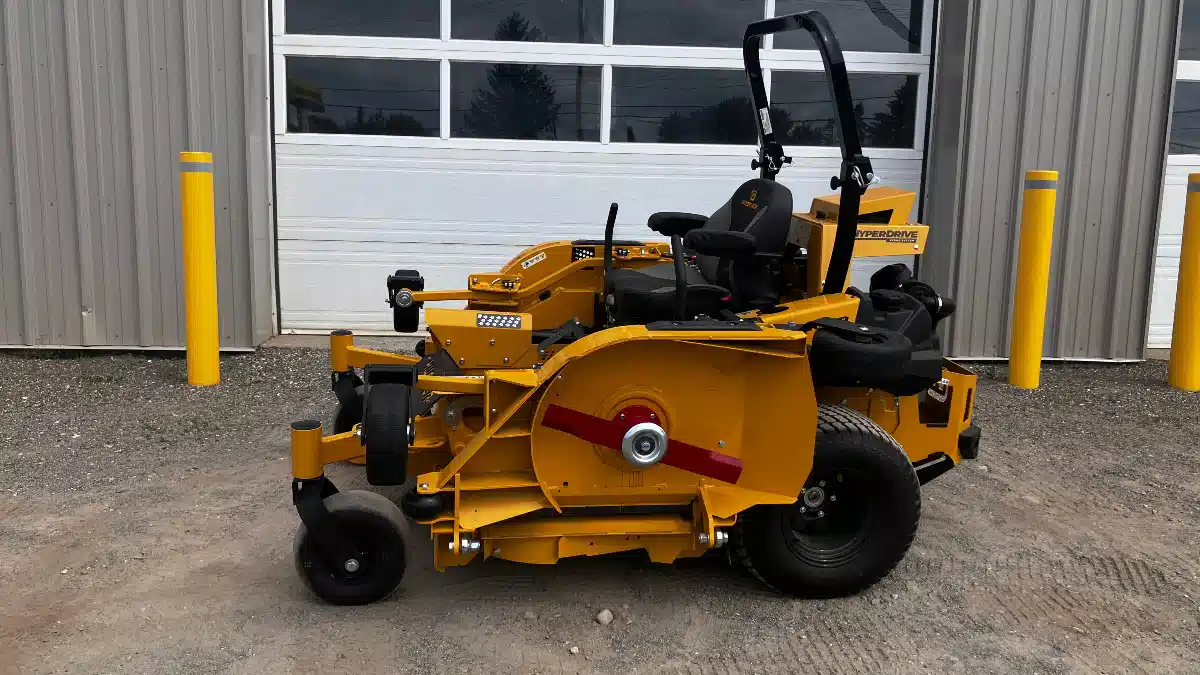 Gallery image 2 for New 2024 Hustler SUPER 104 Mower - Zero Turn
