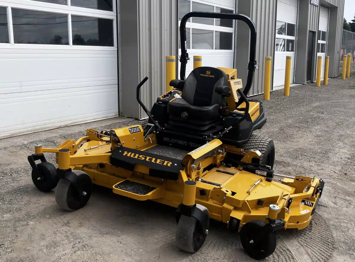 Gallery image 1 for New 2024 Hustler SUPER 104 Mower - Zero Turn
