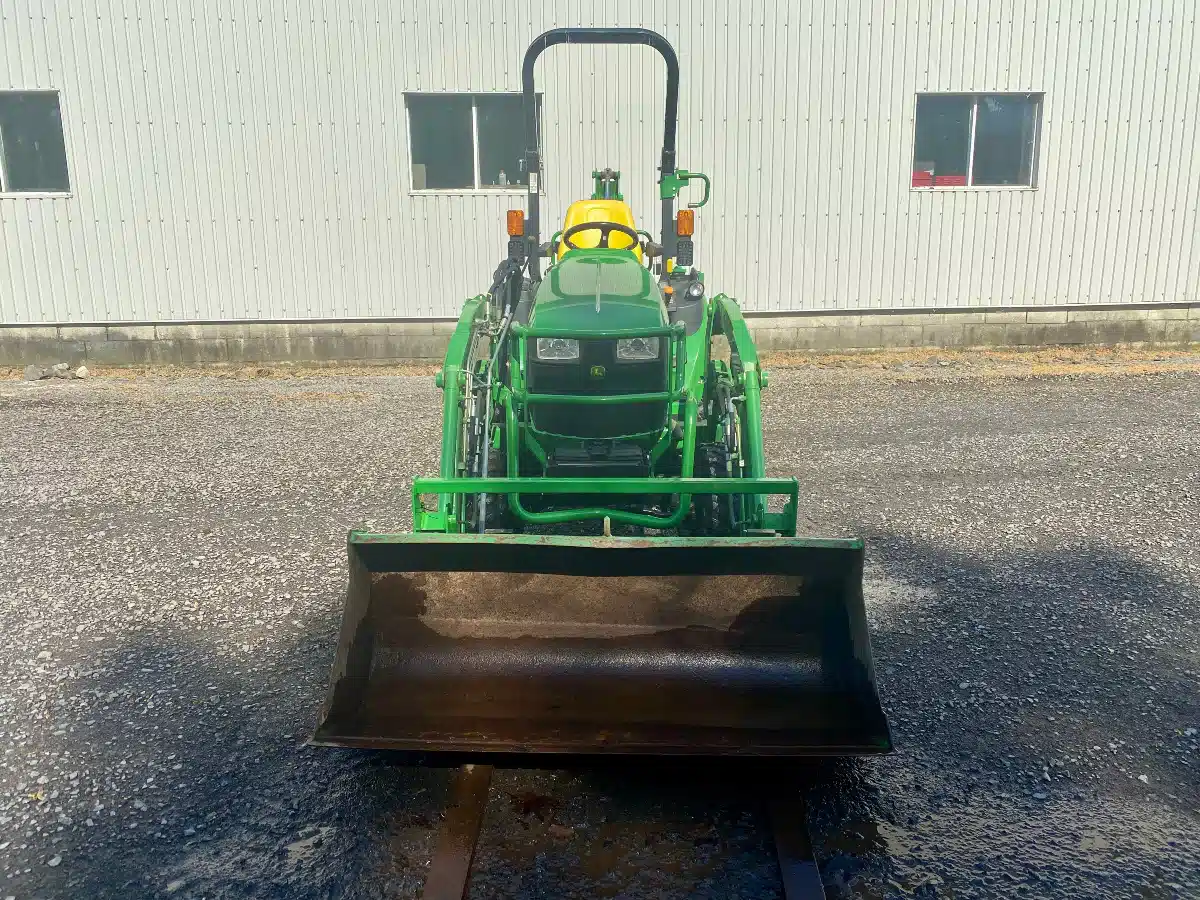 Gallery image 2 for Used 2018 John Deere 2025R Tractor