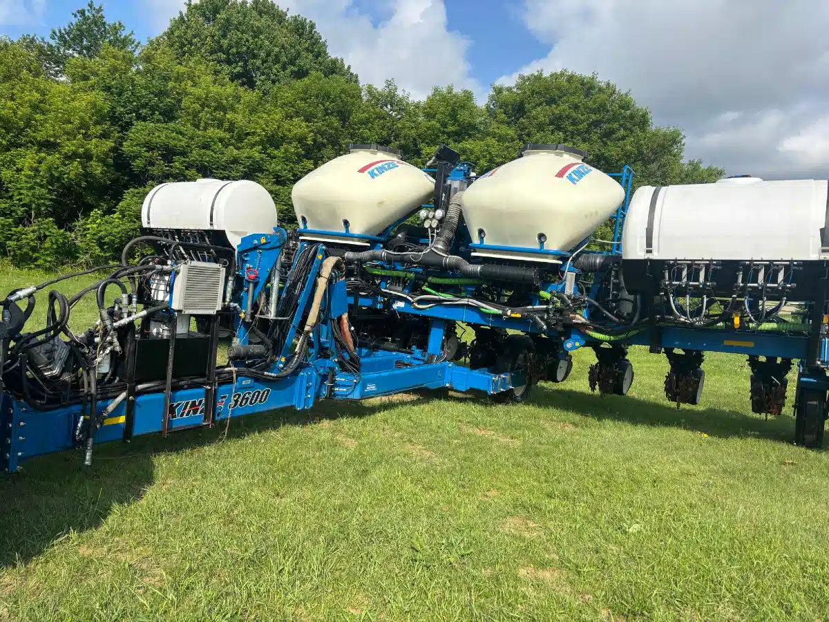 Gallery image 1 for Used 2013 Kinze 3600 Planter