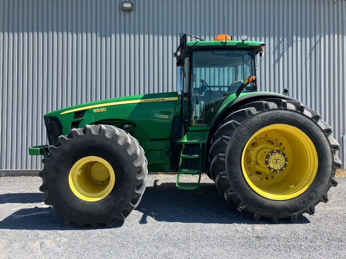 Gallery image 2 for Used 2007 John Deere 8430T Tractor