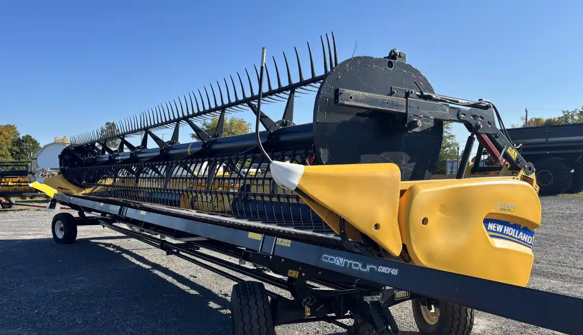 Gallery image 1 for 2012 New Holland 880CF Header - Flex