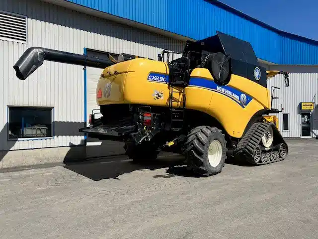 Gallery image 2 for Used 2016 New Holland CX8.90 Combine