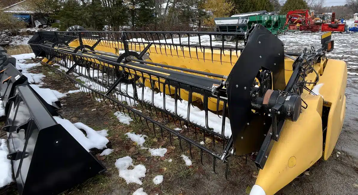 Used 2013 New Holland 740CF-30 Header - Pickup