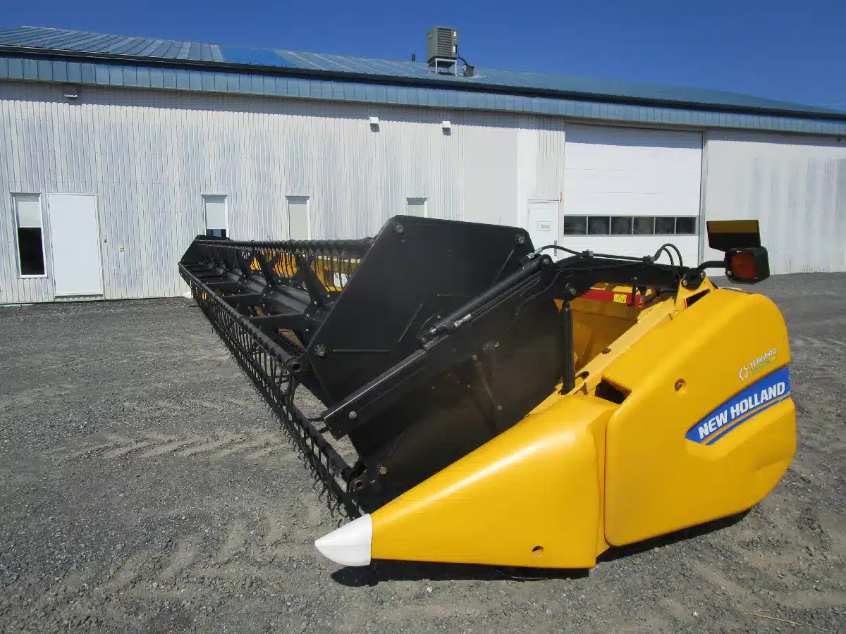 Used 2013 New Holland 740CF-35DD Header - Pickup