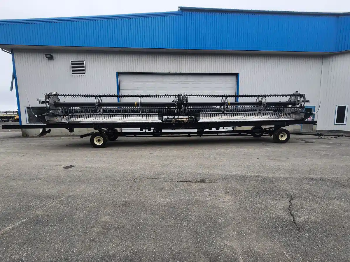 Used 2022 MacDon FD240 Header - Draper