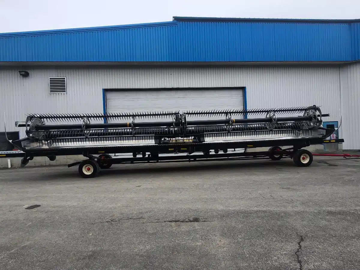 Used 2022 MacDon FD240 Header - Draper