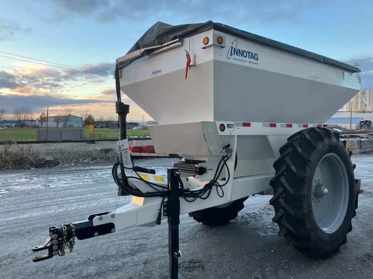 Used 2022 Innotag Euro 860 Top Dresser