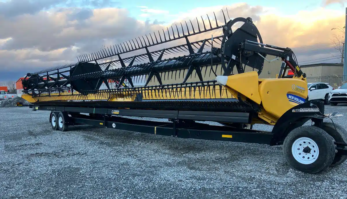 Used 2021 New Holland 880CF Header - Draper