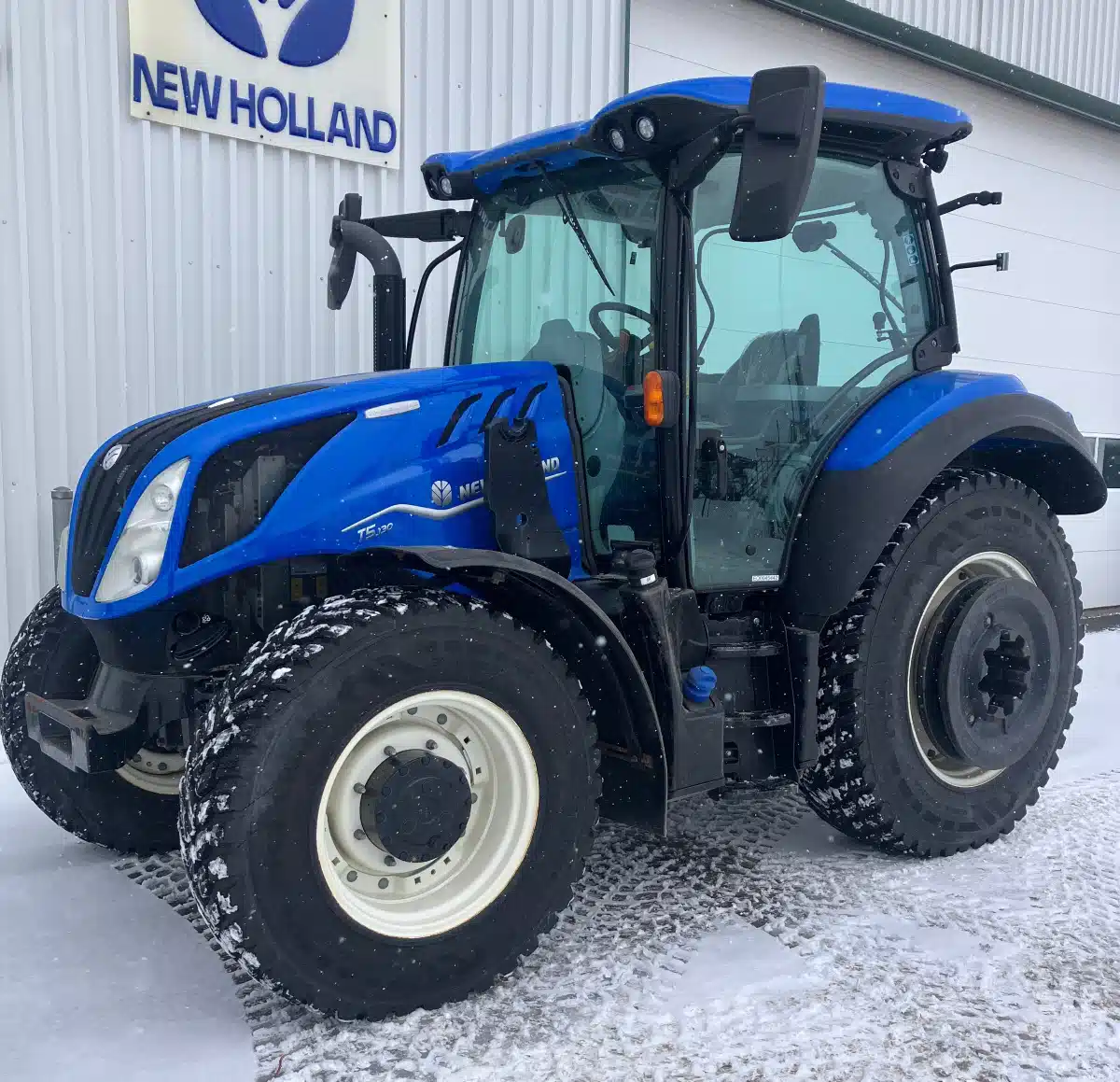 Gallery image 1 for 2023 New Holland T5.130 DYNAMIC COMMAND Tractor