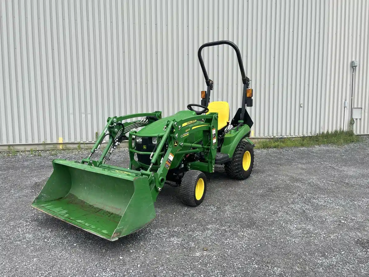 Gallery image 1 for 2021 John Deere 1023E Tractor