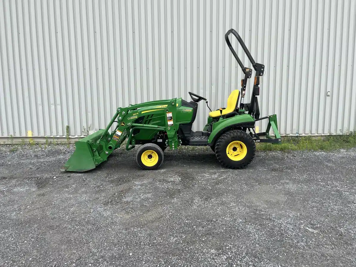 Gallery image 2 for 2021 John Deere 1023E Tractor