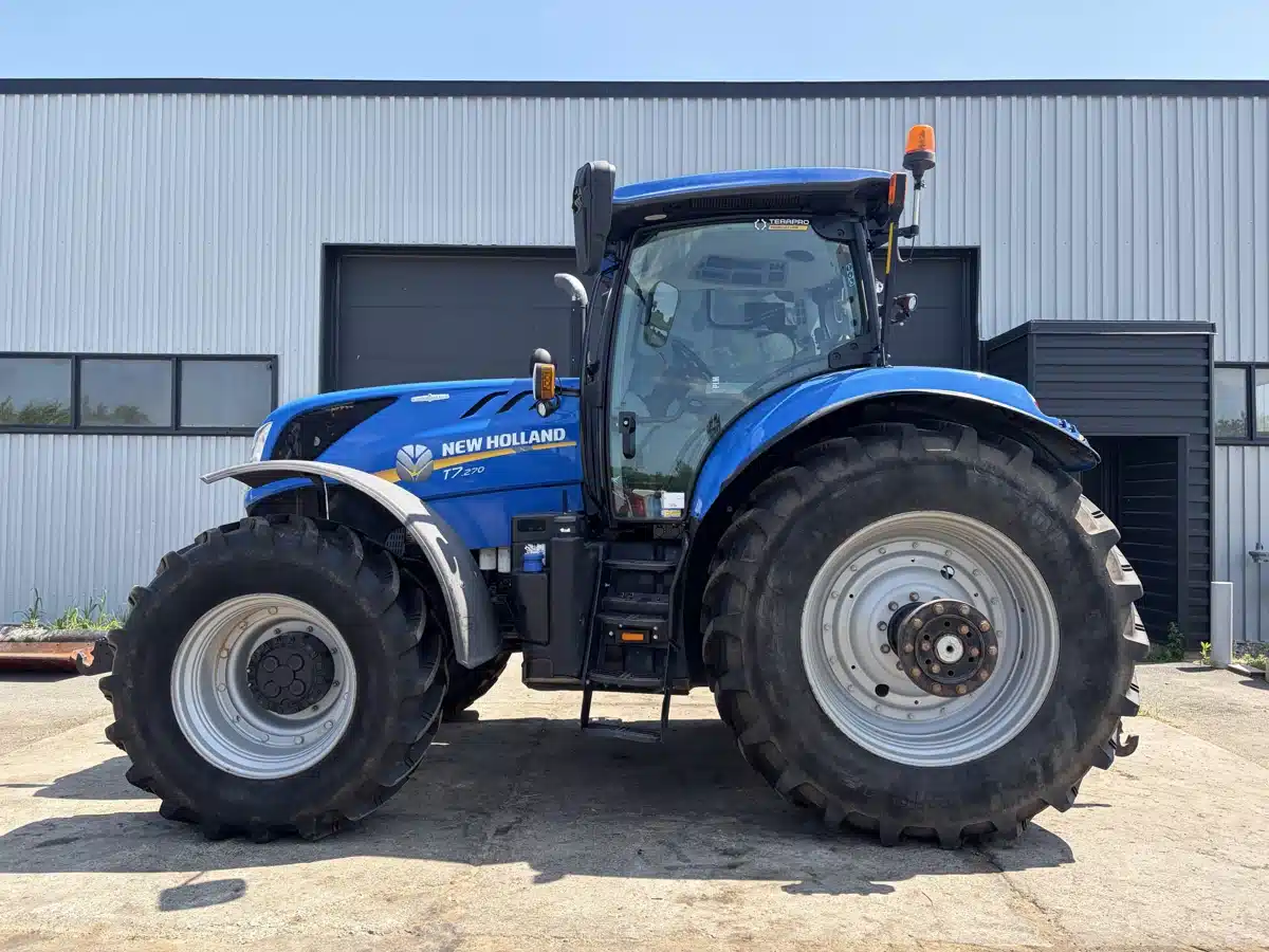 Gallery image 2 for 2022 New Holland T7.270 CVT Tractor
