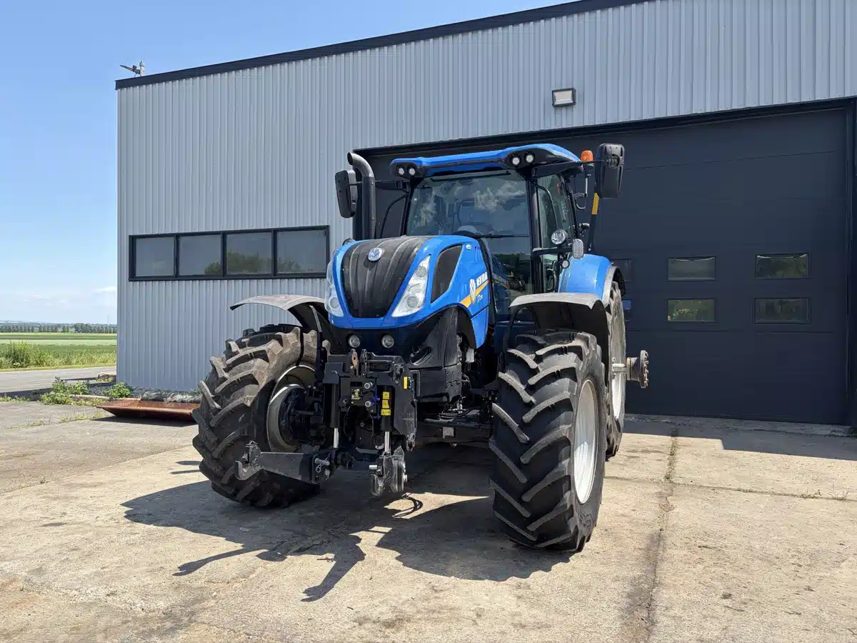 Gallery image 1 for 2022 New Holland T7.270 CVT Tractor