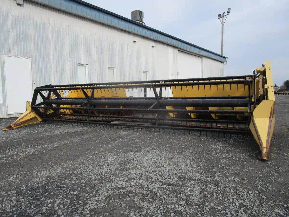 Gallery image 2 for 1900 New Holland 973-20 Combine