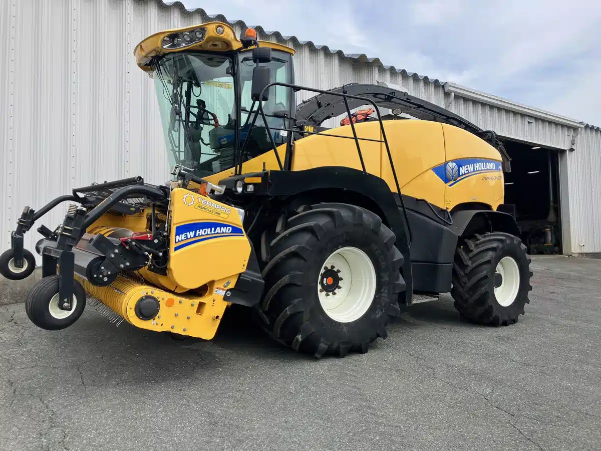 Gallery image 1 for 2015 New Holland FR600 Forage Harvester